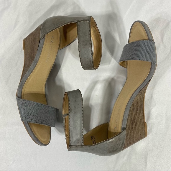 CL by Laundry Hot Zone Grey Lizard Ankle Strap Wedge Sandal - Picture 3 of 9